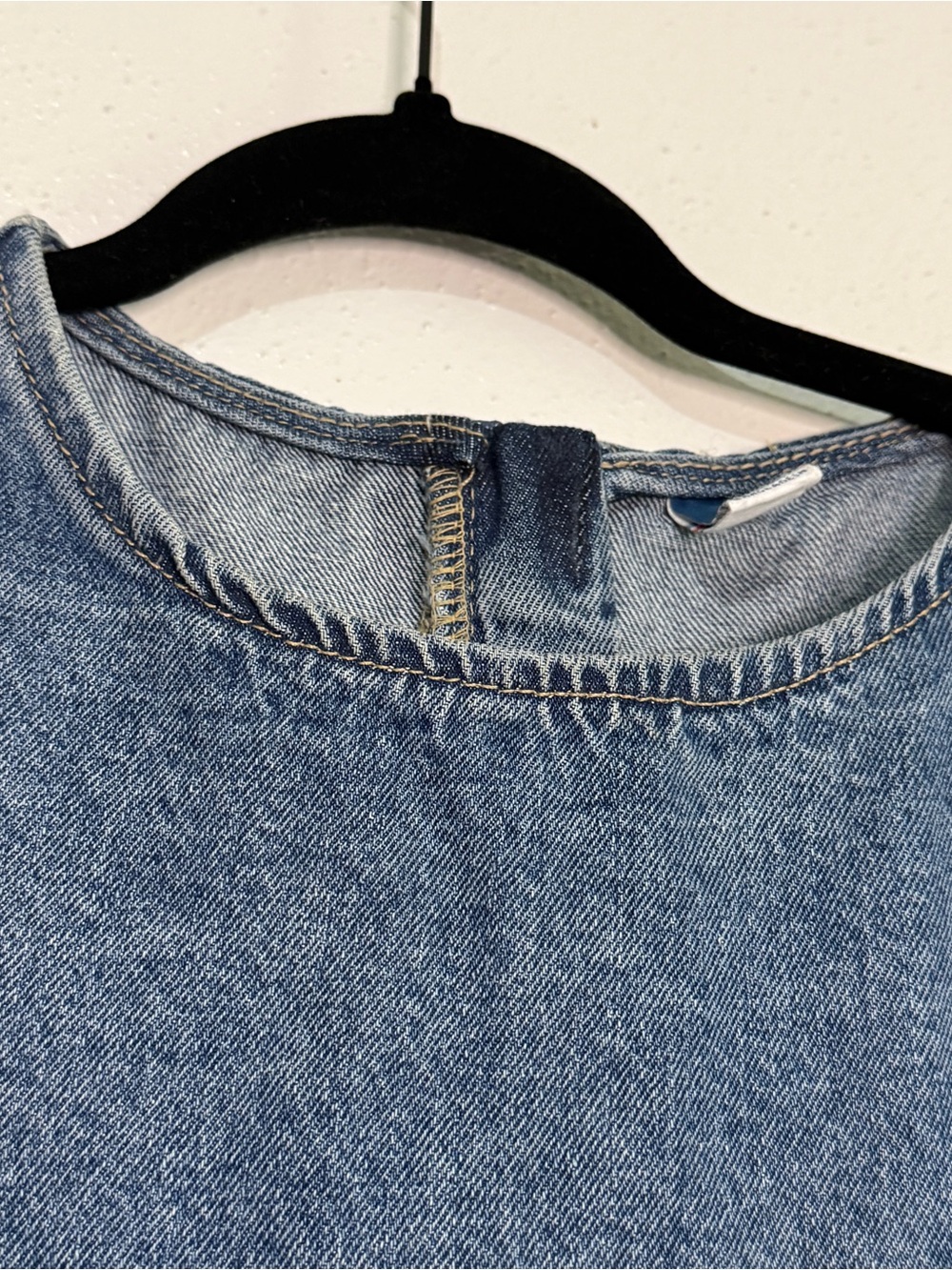 Old Navy Simple Blue Denim Short-Sleeved Shift Dress. Sz M. - Picture 2 of 10